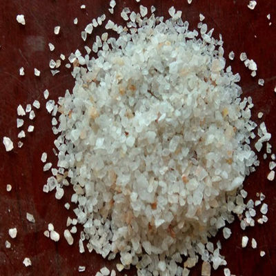 Material refractario para hornos de inducción de fundición de hierro o acero