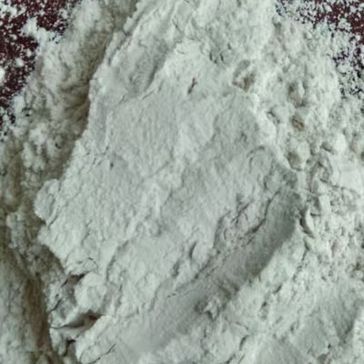 Material refractario para hornos de inducción de fundición de hierro o acero